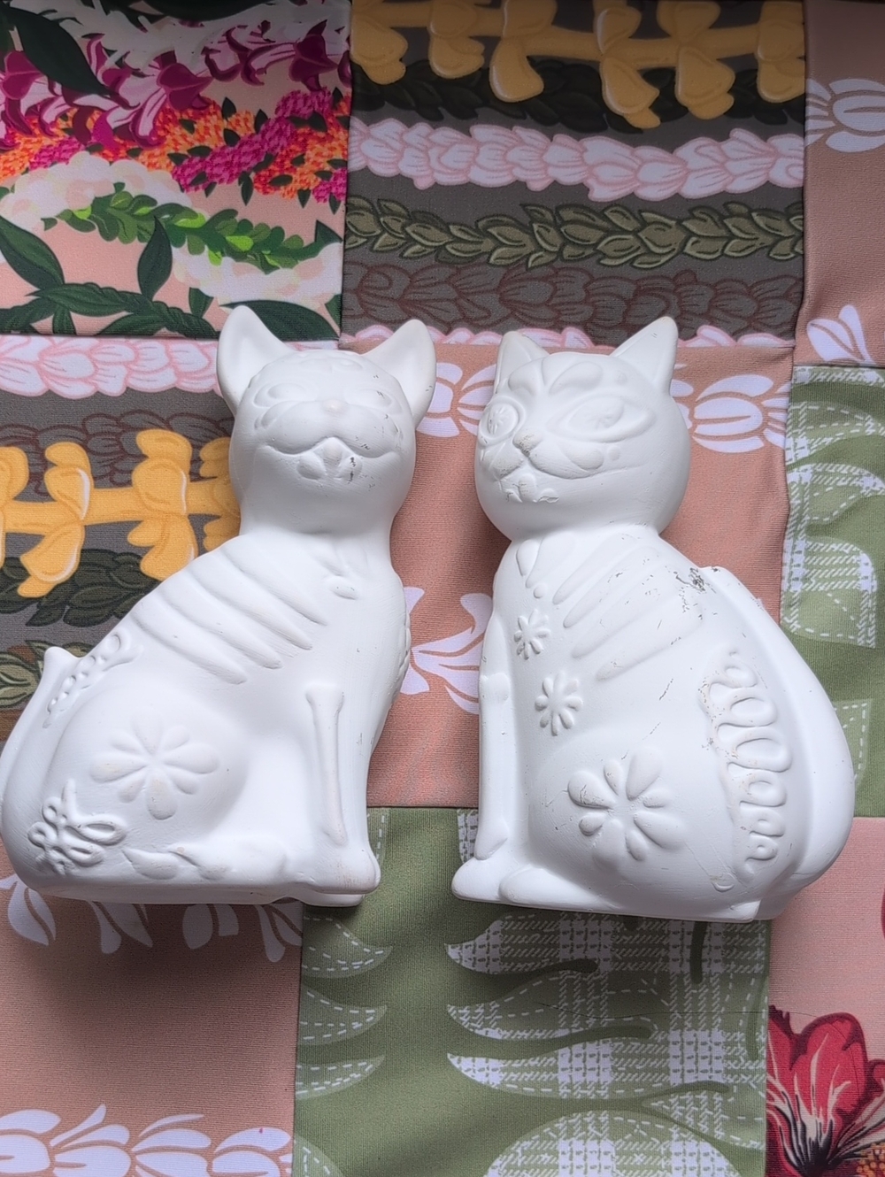 White DIY Ceramic Cat & Dog Figurine Set Halloween 🎃 Decor